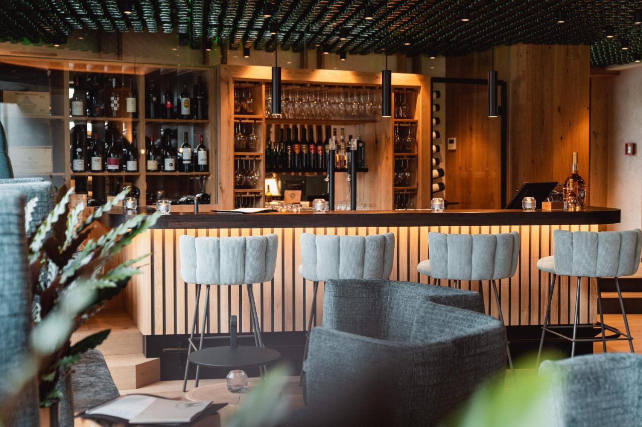 Mons Suites Wine Passion Tannheim Esterno foto