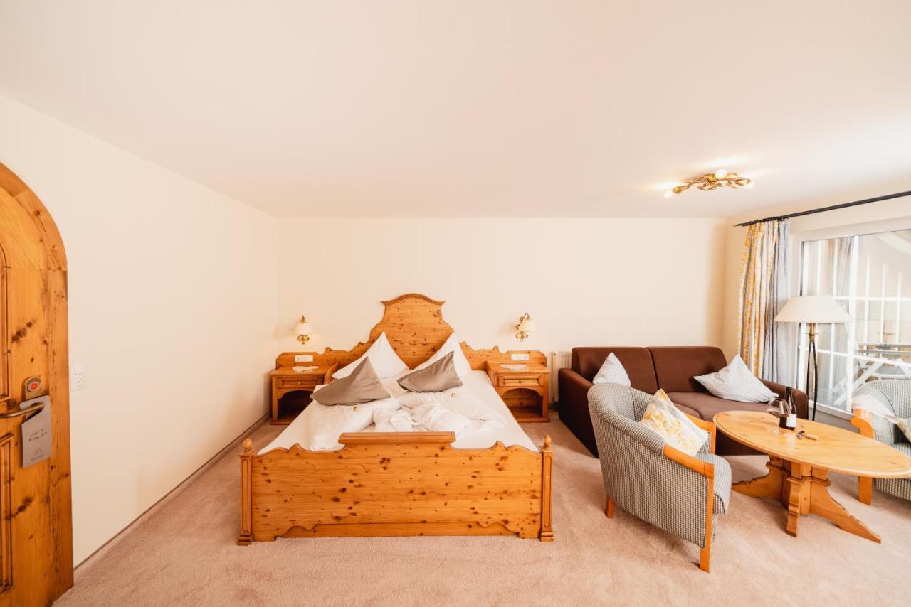 Mons Suites Wine Passion Tannheim Esterno foto