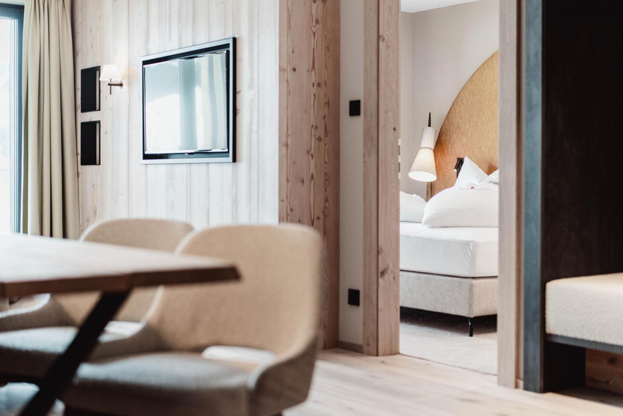 Mons Suites Wine Passion Tannheim Esterno foto
