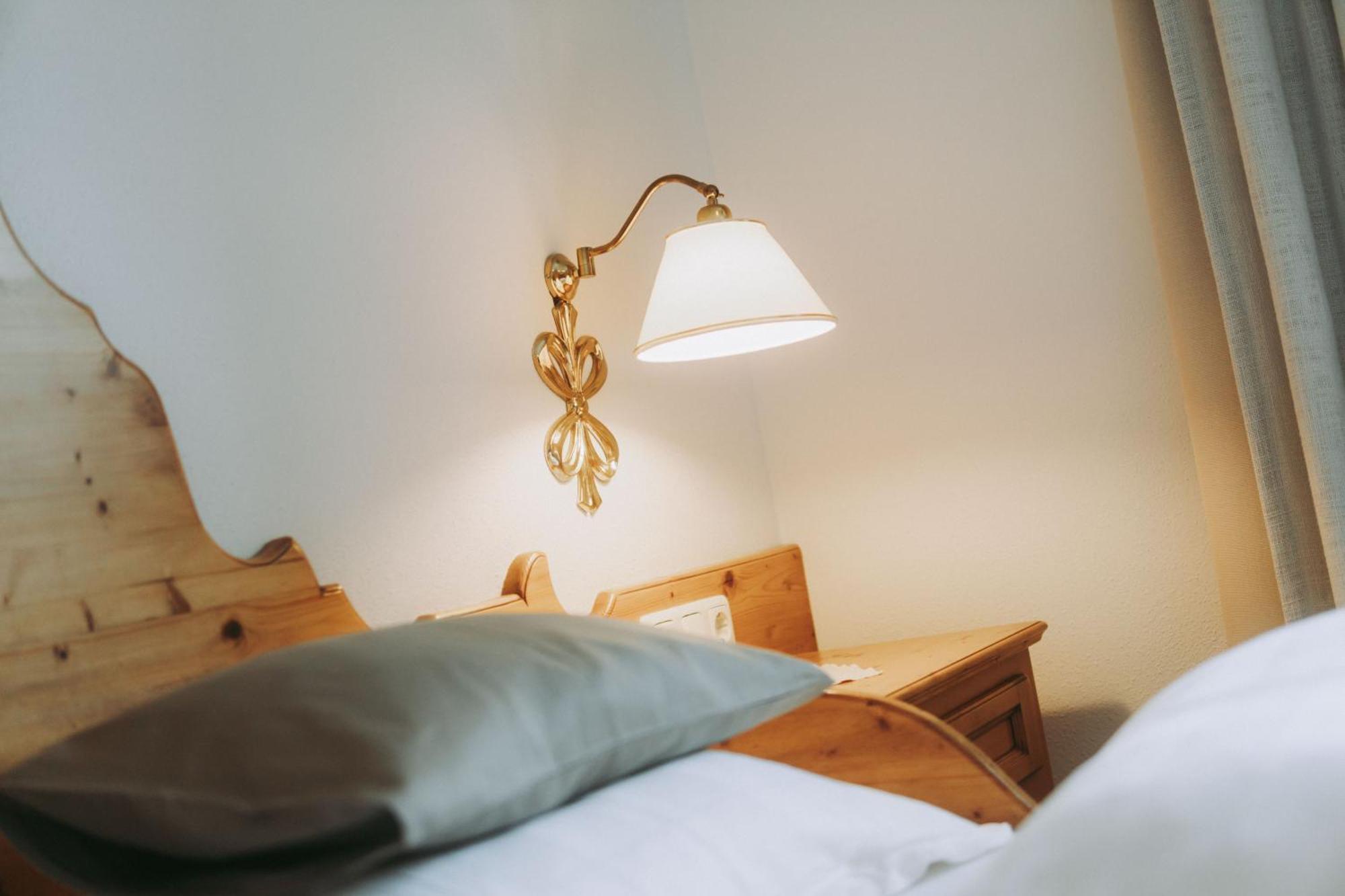 Mons Suites Wine Passion Tannheim Esterno foto