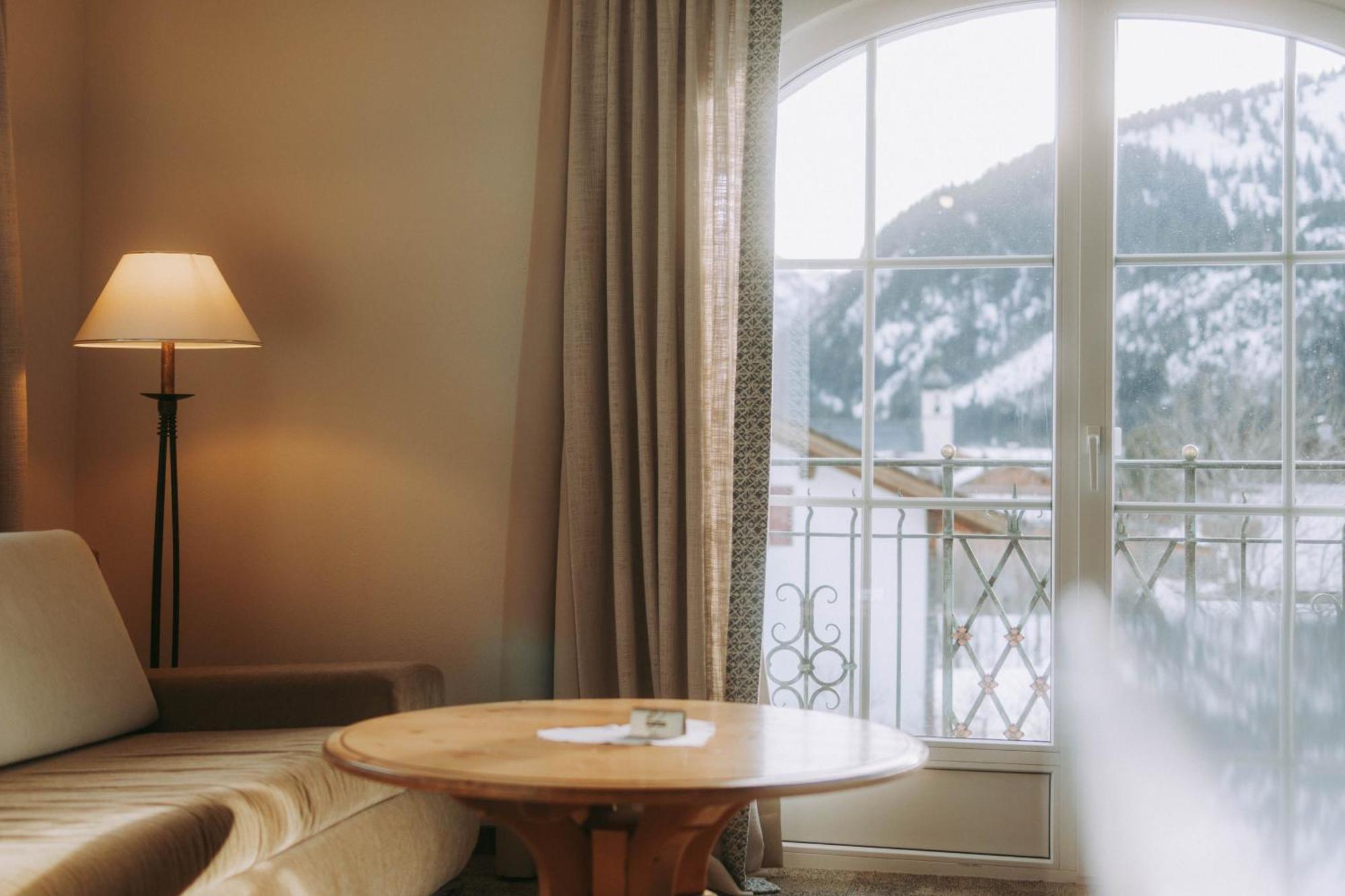 Mons Suites Wine Passion Tannheim Esterno foto