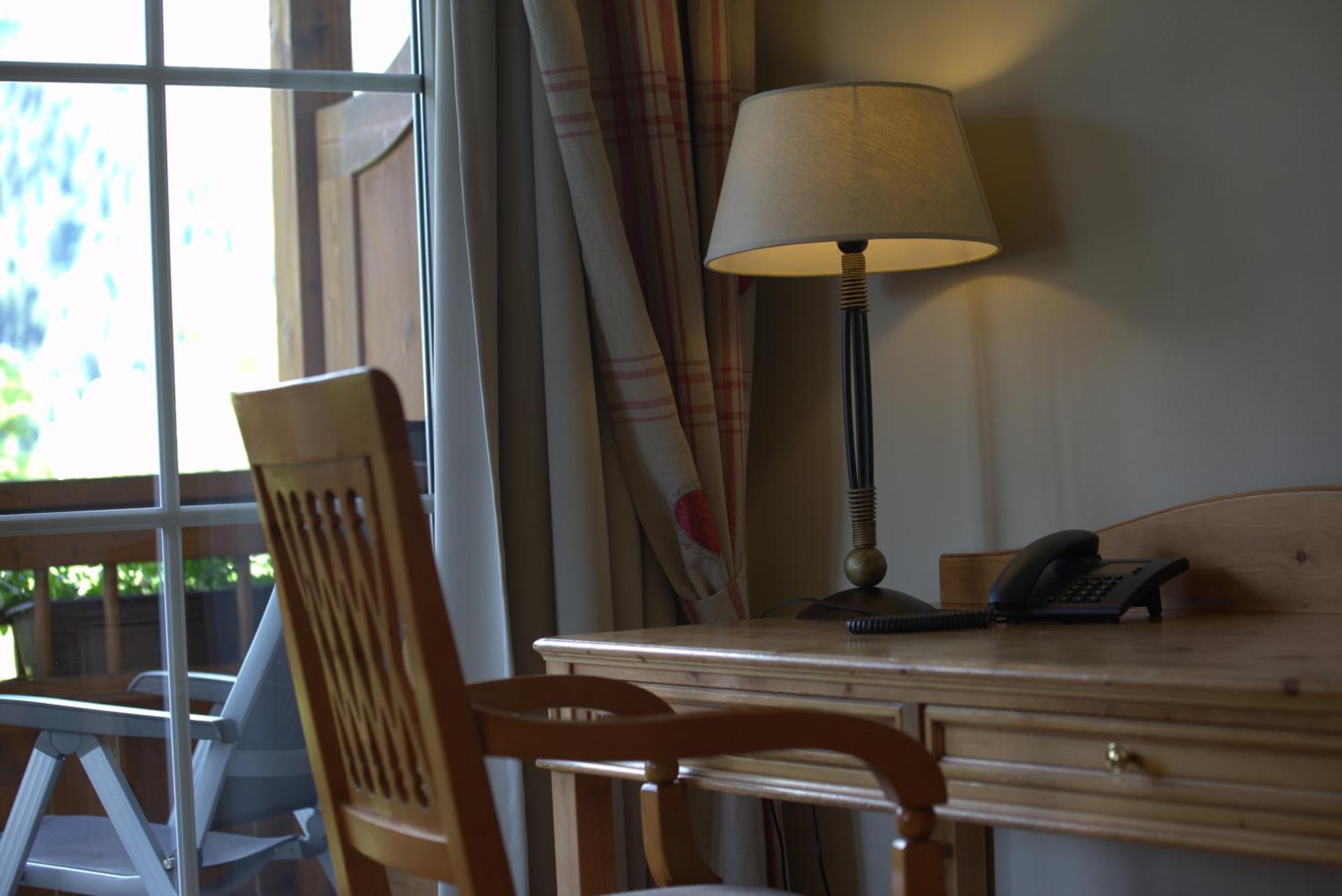 Mons Suites Wine Passion Tannheim Esterno foto